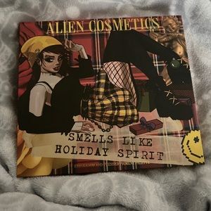 Alien Cosmetics Smells Like Holiday Spirit Palette